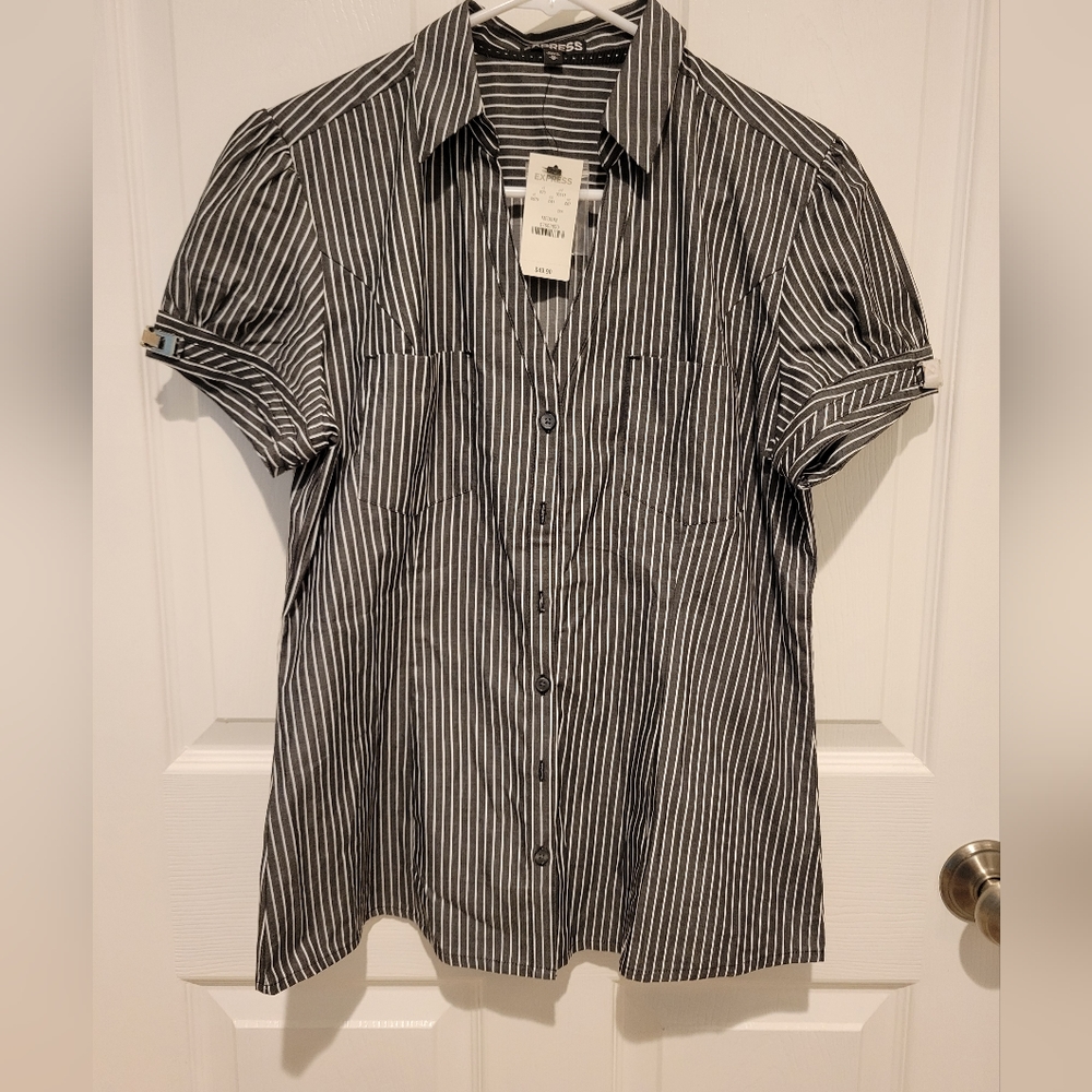 *NWT* Women's Express Striped Buttonup Blouse size medium